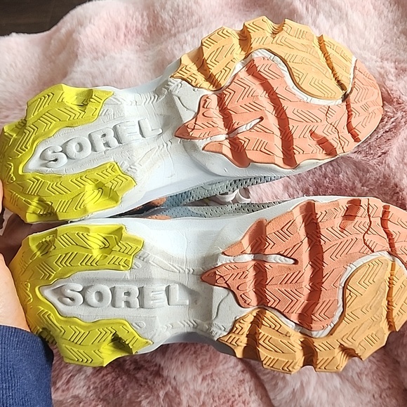 ♥️SOREL RUNNING SHOES! - Picture 9 of 9
